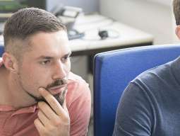 INFORMATIONSTECHNOLOG:IN mit Schwerpunkt Systemtechnik