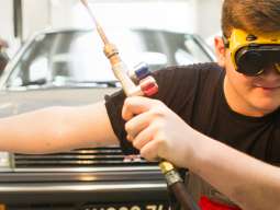 KAROSSERIEBAUTECHNIKER:IN