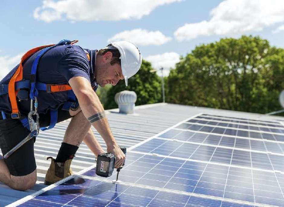 Montagehelfer für Photovoltaik und Elektromobilität (m/w/x)